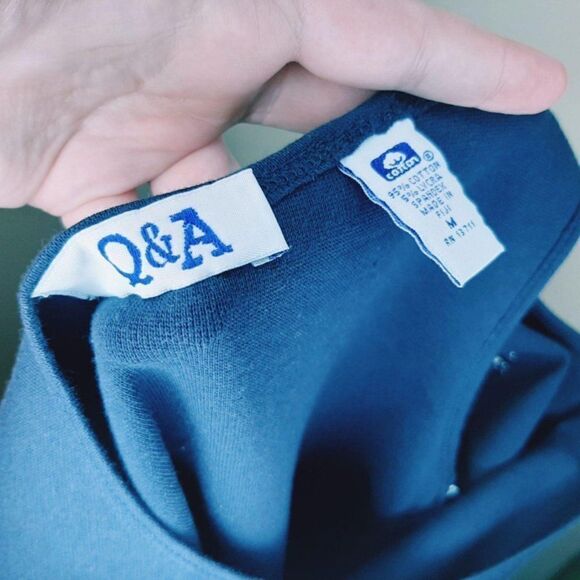 🖤 4/$20 🖤  - Picture 4 of 5